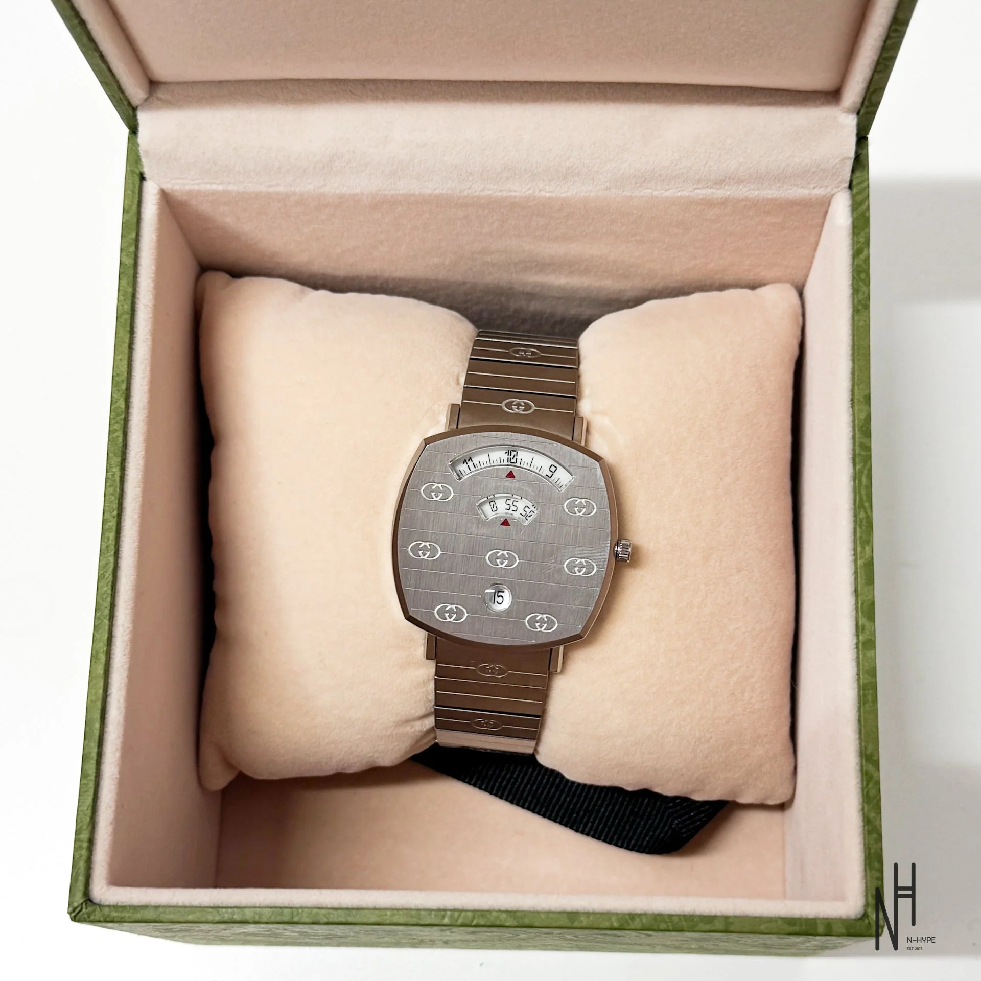 Gucci Grip Watch 38 mm Stainless Steel GG Engraved