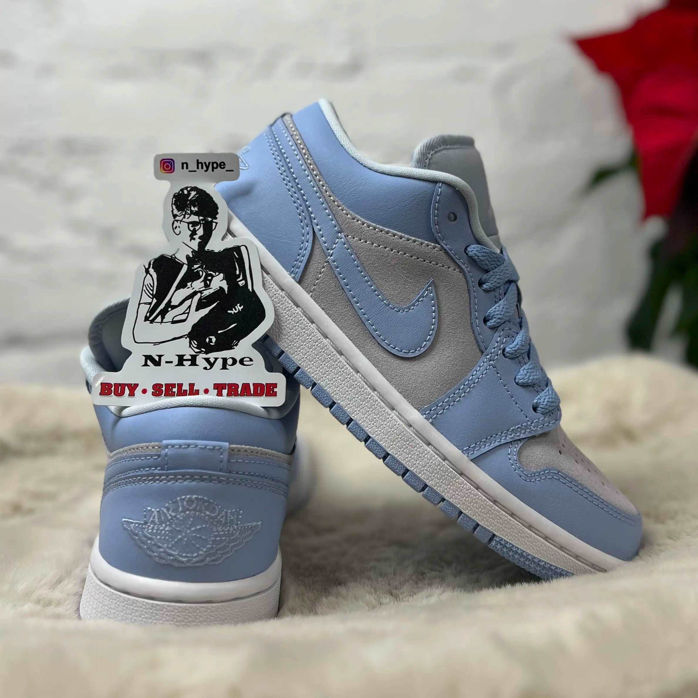 Jordan 1 Low Football Grey Aluminum (W) - Image 5