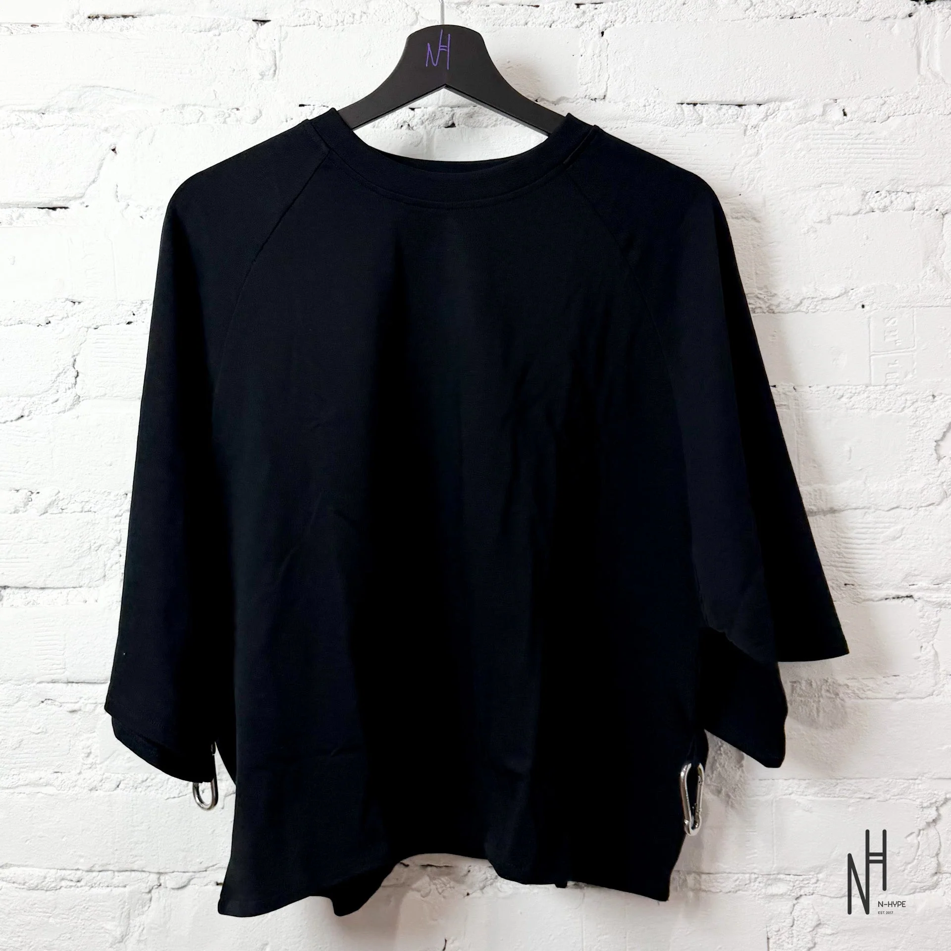 Nawara Carabiner Tee