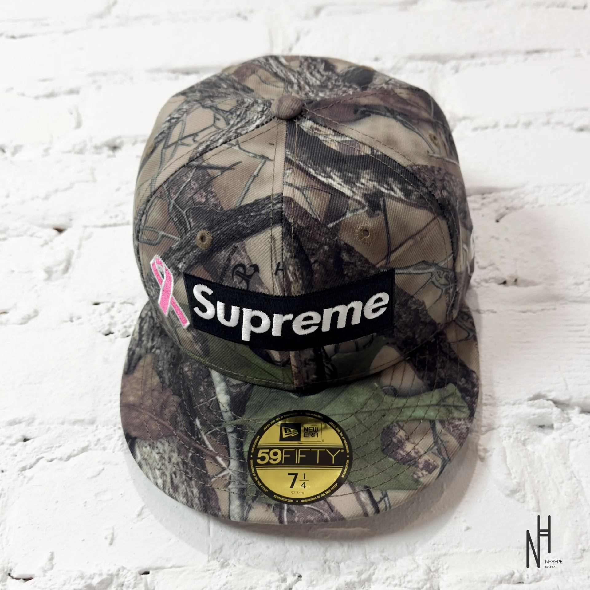 Supreme x New Era Breast Cancer Awareness Box Logo Fitted Hat Woodland Camo